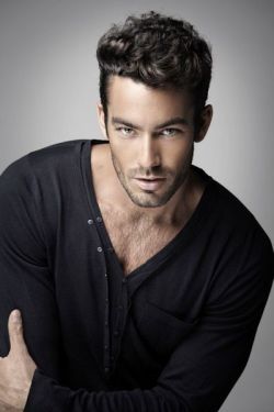 Aaron Diaz