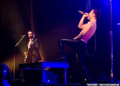 theydontsoundlikeme: Panic! at the Disco performing at Mohegan Sun Arena, CT, 8/2/14. Photo credit t