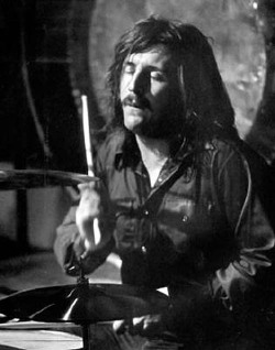 soundsof71:  Bonzo, dark and light, from