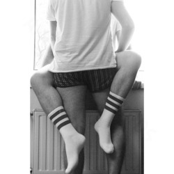 nikelad1980:It’s all about the fresh white crew socks. Come chat about your fresh white crew socks on tumblr chat or Kik