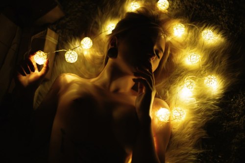 something-eyecatching: Night light Md: Lyubov Rechitskaya  Ph: Riddler 