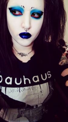 deathrock:  dracmakens:  My makeup for today.