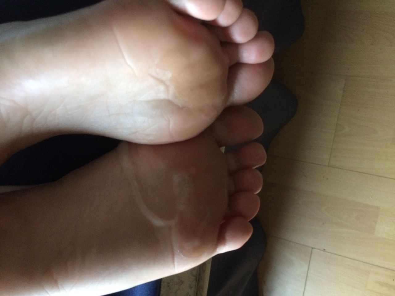 ellessexyfeet:  Some pics after the gif;)
