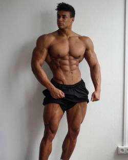 whitepapermuscle:  Onome Egger