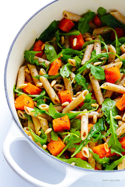 omg-yumtastic:  (Via: hoardingrecipes.tumblr.com) 5-Ingredient Butternut Squash, Arugula and Goat Cheese Pasta - Get this recipe and more http://bit.do/dGsN  Now that would be awesome