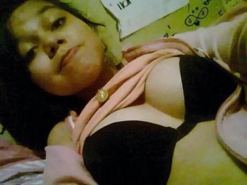 pendejasamateurs: Beba nos muestra las tetasSeguime en Twitter: www.twitter.com/PendejasAmateurFaceb