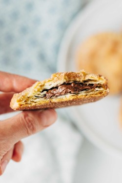 deliciousanddivine:  fullcravings:  Churro Hand Pies Filled with Nutella  