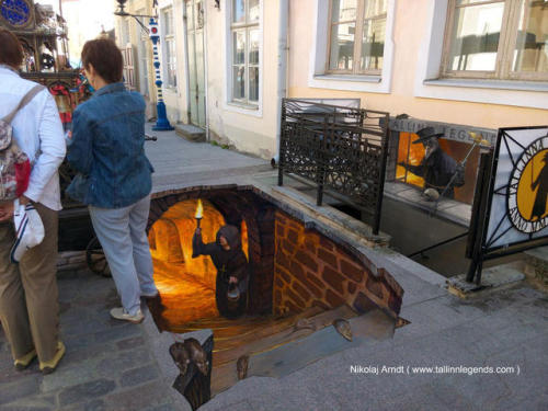 “Tallinnlegends” by Nikolaj-Arndt: http://bit.ly/2wrTxV7 This breathtaking street art creates three-