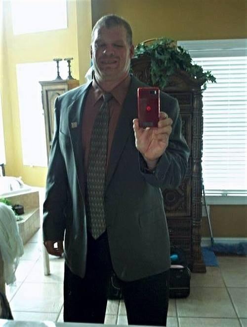 menace013:  lexis-the-stick-figure:  menace013:  Remember when Kane took a selfie