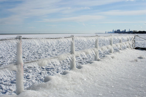 reapercollection: stunning pics from frozen Lake Michigan