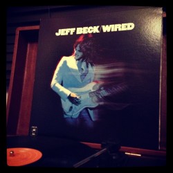 igaoaka:  #キイテイルオンガクハコレ♫ #nowplaying #vinyl #JeffBeck