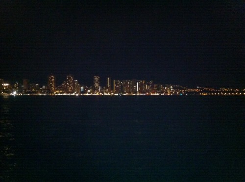 gummijay:  A catamaran ride in Waikiki with a fireworks show. I love my job. I got bored and flew to Hawaii for 40$!!