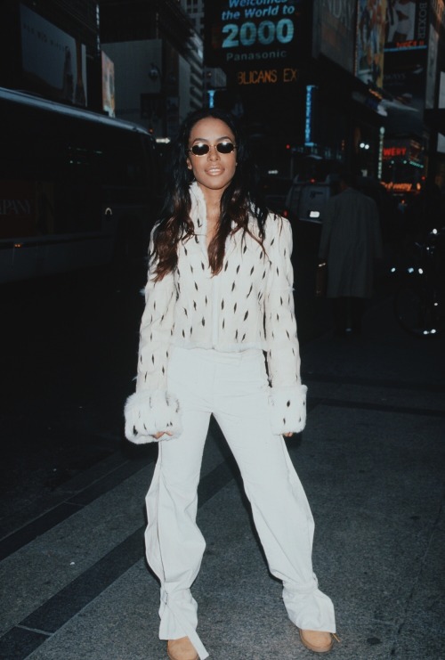 twixnmix: Aaliyah at MTV Studios in New York City on March 15, 2000. 