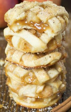 yummyfoooooood:  Caramel Apple Pie Cookies
