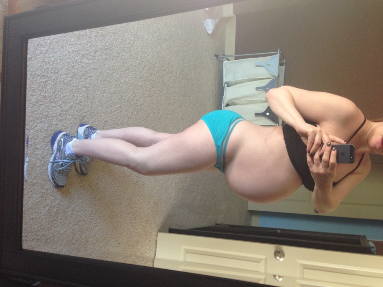 Pregnant women are hot!!