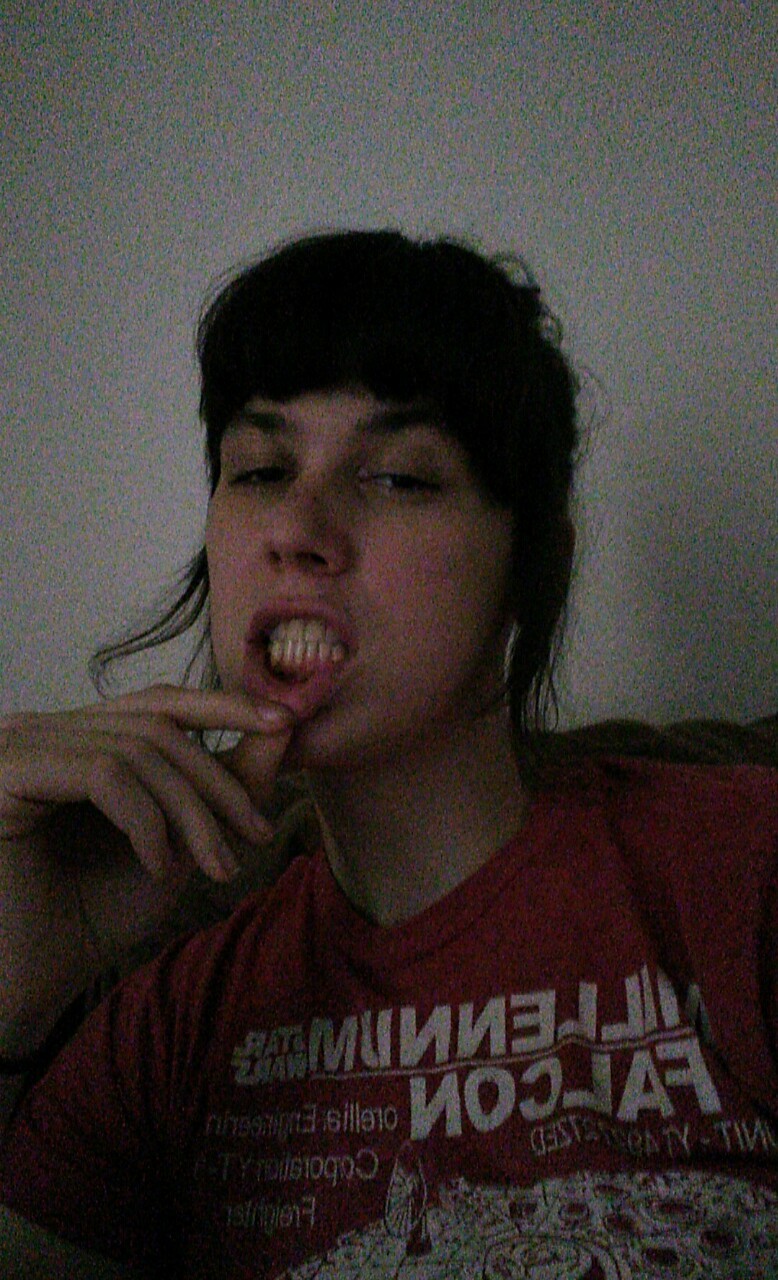 iamkiidrabbiit:  Local trash takes selfie in an attempt at self actualization   ur