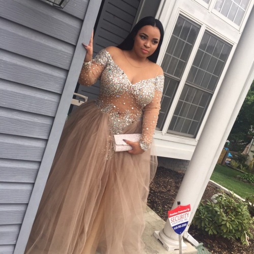 shesacoldpiece: blackfemmerealness: queeniekia: Curvaceous black girls slaying prom2k16 Vol 6. Go ah