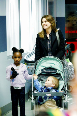 fraser-grey-deactivated20200917: Promotional photo for episode 11x21 “How to Save a Life” with Meredith, Zola &amp; Bailey.