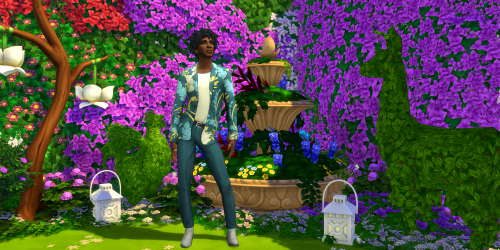 haziesims:I took a few pics of Trè Fonze testing out a couple of hotspots in the floral maze created