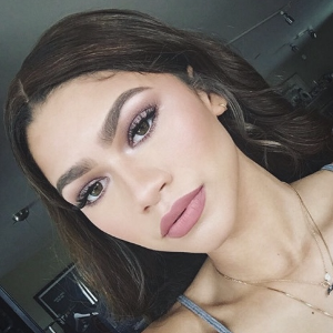 Zendaya
like/reblog if using