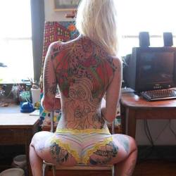 kinkytattoos:  Inked Chick