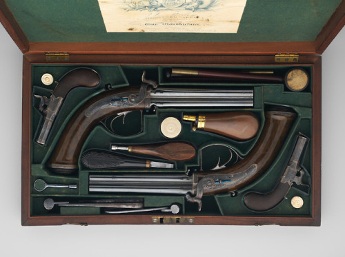 lesmiserablesfashions:Pair of pistols and accessories c. 1831 [x]