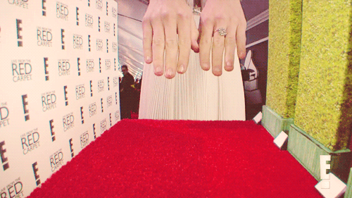 tayloralisonswft:Taylor Swift on the manicam…
