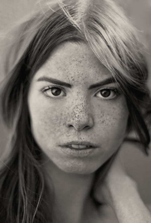 chubrubqueen:  s0mmerspr0ssen:   For his recently published picture book Freckles (Splice Pictures Publishing), the Swiss photographer Reto Caduff has taken pictures of freckled women all over Europe. His pictures prove: freckles are beautiful. Don’t