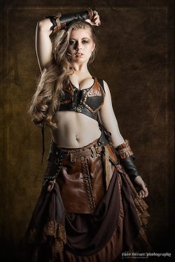 cosplay-is-cool:  Source:Steampunk Babes