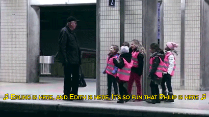 sizvideos:  Children surprises old man in a train station (video) 