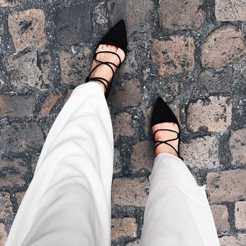 simpleisnewluxury:IG : seemakukadiaSHOP FLATS HERE