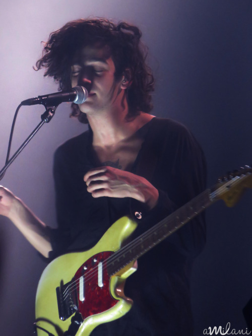 bitches-in-tokyo:  // MAN I’M SO HIGH I THINK I LOVE YOU // MATTY, THE 1975.BOLOGNA, october 2014. 