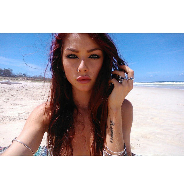 megaricas:  Current Situation ☀ #loner — maraa_jane, http://ift.tt/1sg2Ou8 (January