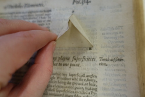 illinoisrbml:When we think of 3D technology, we don’t often think of thesixteenth century book