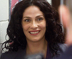 fuckyeahpikacha:primaryassets: Myka Bering in love#her face hurt me the most #because no one besides