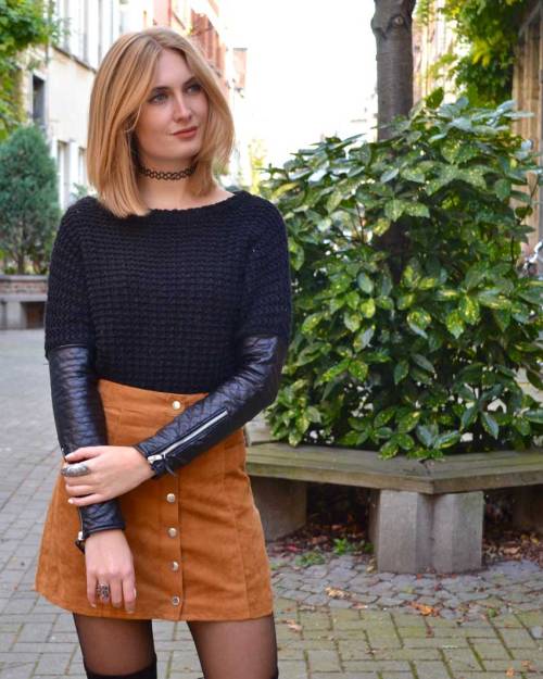 Camel suede skirt with pantyhose