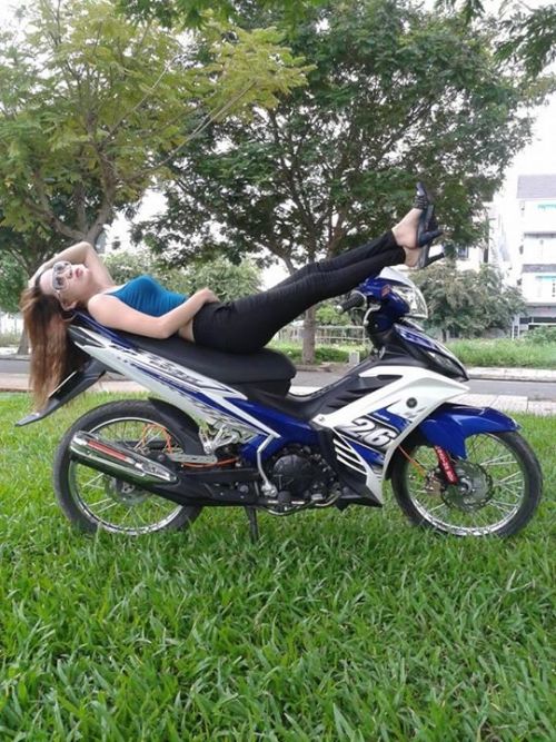 Some more sexy Vietnamese Scooter chicks…