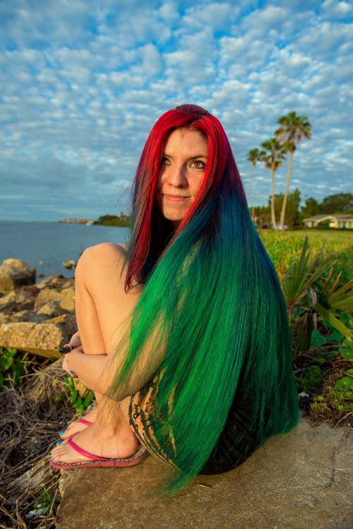 Good morning, Tumblr! After my aurora borealis inspired hair a few months ago, I got stuck with some