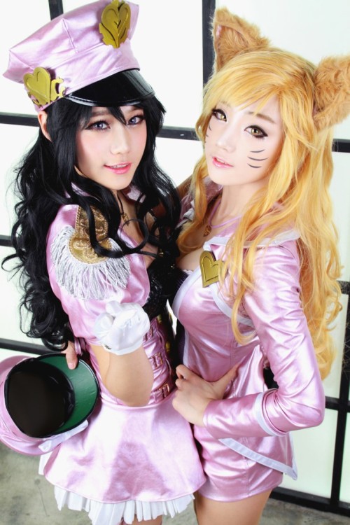 cosplayandanimes:  Popstar Caitlyn and Popstar Ahri - League of Legends source