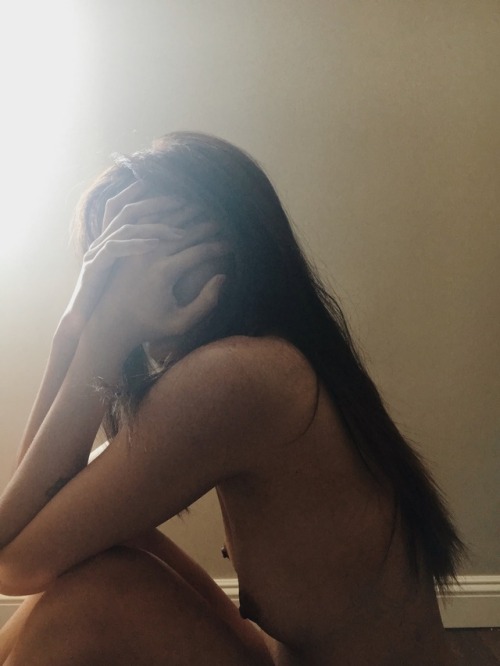 mostlynude:  empire of dirt