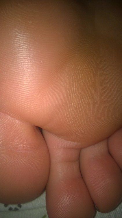 mssweetnesshasprettytoes: More pics of my feet while sleeping~Sweetness