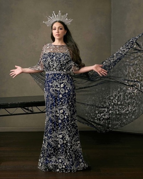 I think you’ll agree I saved the best for last in today’s #FridayFashion Tadashi Shoji feature - the