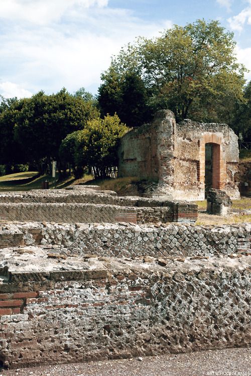 artschoolglasses:Hadrian’s VillaTivoli, Italy