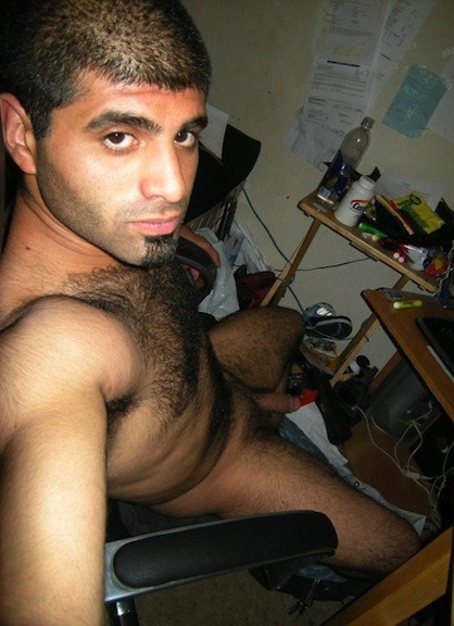 daddystan1954:  dasda1:  blueneonz:  http://blueneonz.tumblr.com/  http://dasda1.tumblr.com  Awesome body!!! Mmmmmmm!!!