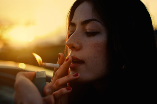 Cigarette & Freckles by JoelSossa flic.kr/p/ohr6WF