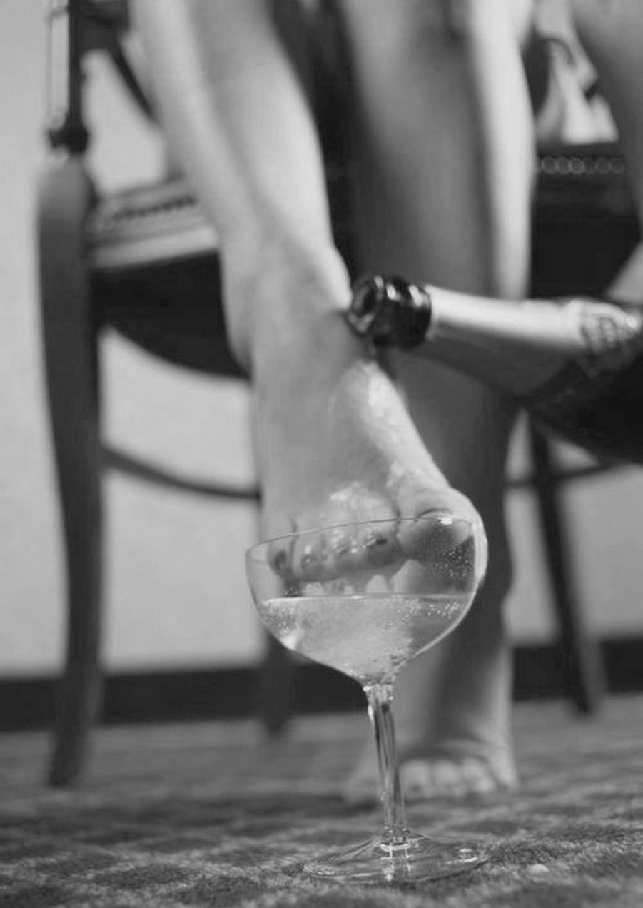 Jacqueline's foot and misc. Body part blog~