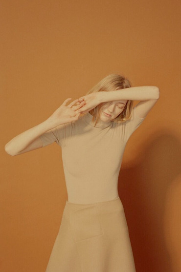 mazzystardust:  Essie Glassman by James Tolich 