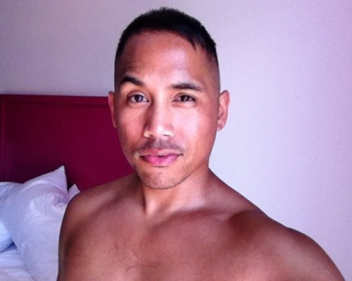 jaynotjason:  I was tagged by awitpicker81 to post 6 selfies. I am going to tag i-vaz, willfullyme, leo-haunted, princealonzo, geehench1493, mat-ant-28, thejovanicmethod, waffywonka to also post 6 selfies if they haven’t already done so ;)