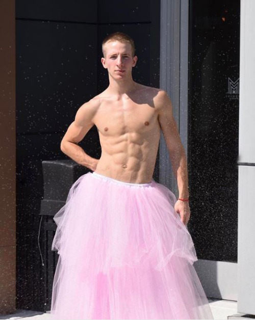 dance-world: Stefan Daniel Pichler Goncalvez - Joffrey Ballet - photo by Peter Hinsdale