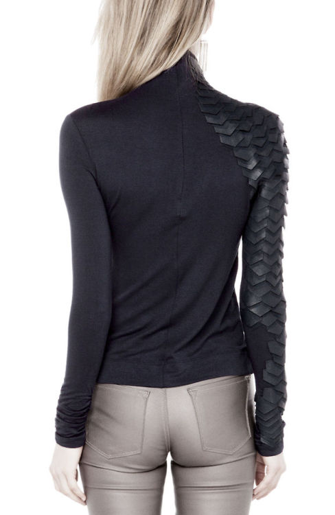 theadventuresofpam: thecarvingwitch: science-for-a-star: Gracia Scale Top #clothes for riding dragon